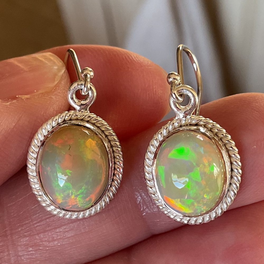 NWT made in india sterling silver 925 Ethiopian Yellow opal earrings